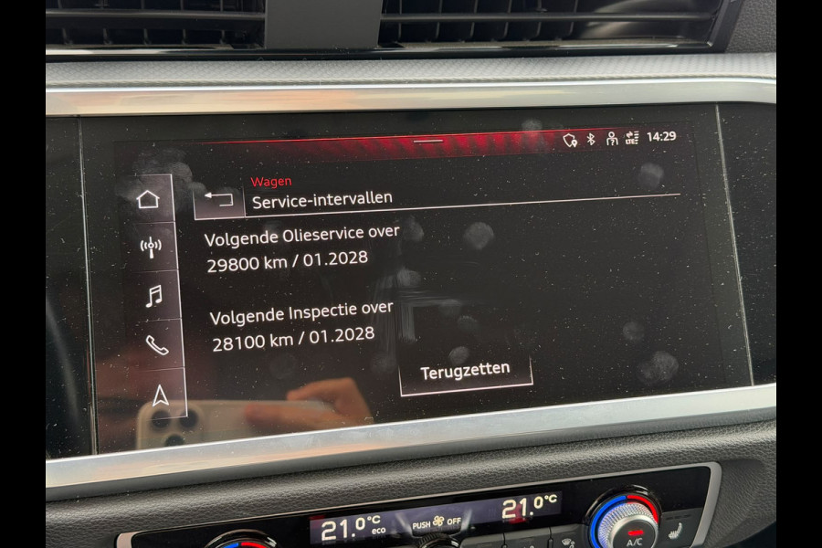Audi Q3 45 TFSI e Advanced edition | Stoelverwarming | Navigatie | Parkeersensoren | Adaptive Cruise Control | Matrix LED | DAB | Parkeersensoren | Nanograu | SOH 95%