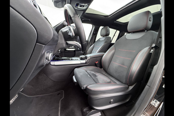Mercedes-Benz EQB 250 AMG Pano-Dak 7-Pers.Leer/Alcantara Night Line Adap.Cruise Head-Up Display Lmv 20"Premium plus SOH 95% Elek.Stoelen+Memory+Ve Actieve park-assist Licht en zichtpakket 7-Persoons Led Privacy Glas DAB 1e Eigenaar Dealeronderhouden Origineel Nederlandse Auto