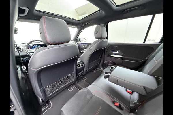 Mercedes-Benz EQB 250 AMG Pano-Dak 7-Pers.Leer/Alcantara Night Line Adap.Cruise Head-Up Display Lmv 20"Premium plus SOH 95% Elek.Stoelen+Memory+Ve Actieve park-assist Licht en zichtpakket 7-Persoons Led Privacy Glas DAB 1e Eigenaar Dealeronderhouden Origineel Nederlandse Auto