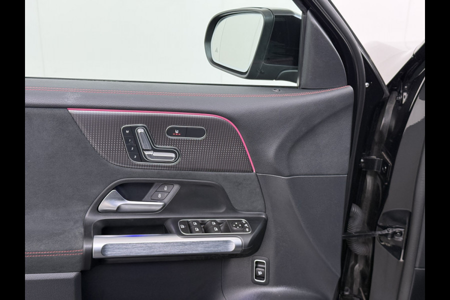 Mercedes-Benz EQB 250 AMG Pano-Dak 7-Pers.Leer/Alcantara Night Line Adap.Cruise Head-Up Display Lmv 20"Premium plus SOH 95% Elek.Stoelen+Memory+Ve Actieve park-assist Licht en zichtpakket 7-Persoons Led Privacy Glas DAB 1e Eigenaar Dealeronderhouden Origineel Nederlandse Auto
