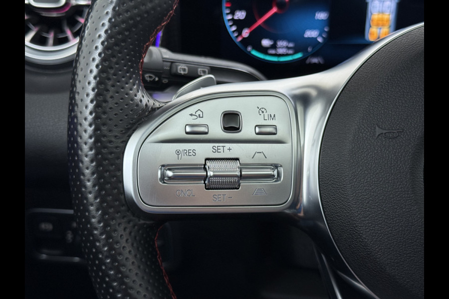 Mercedes-Benz EQB 250 AMG Pano-Dak 7-Pers.Leer/Alcantara Night Line Adap.Cruise Head-Up Display Lmv 20"Premium plus SOH 95% Elek.Stoelen+Memory+Ve Actieve park-assist Licht en zichtpakket 7-Persoons Led Privacy Glas DAB 1e Eigenaar Dealeronderhouden Origineel Nederlandse Auto