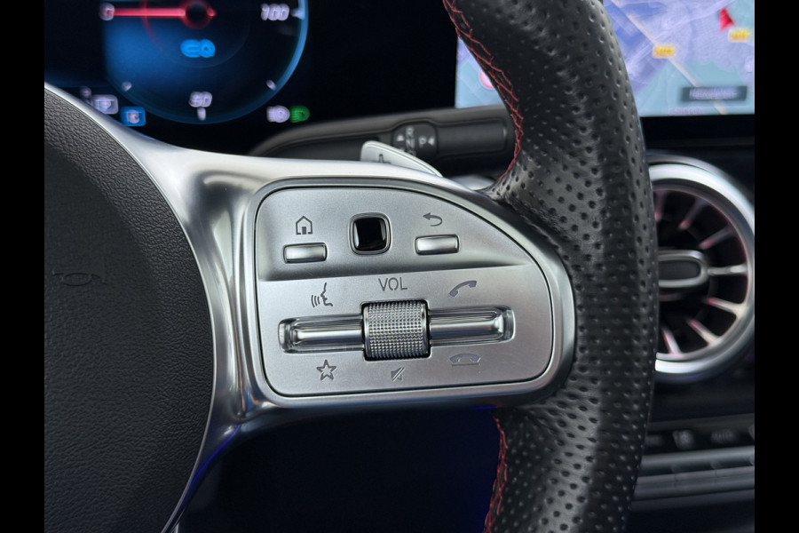 Mercedes-Benz EQB 250 AMG Pano-Dak 7-Pers.Leer/Alcantara Night Line Adap.Cruise Head-Up Display Lmv 20"Premium plus SOH 95% Elek.Stoelen+Memory+Ve Actieve park-assist Licht en zichtpakket 7-Persoons Led Privacy Glas DAB 1e Eigenaar Dealeronderhouden Origineel Nederlandse Auto