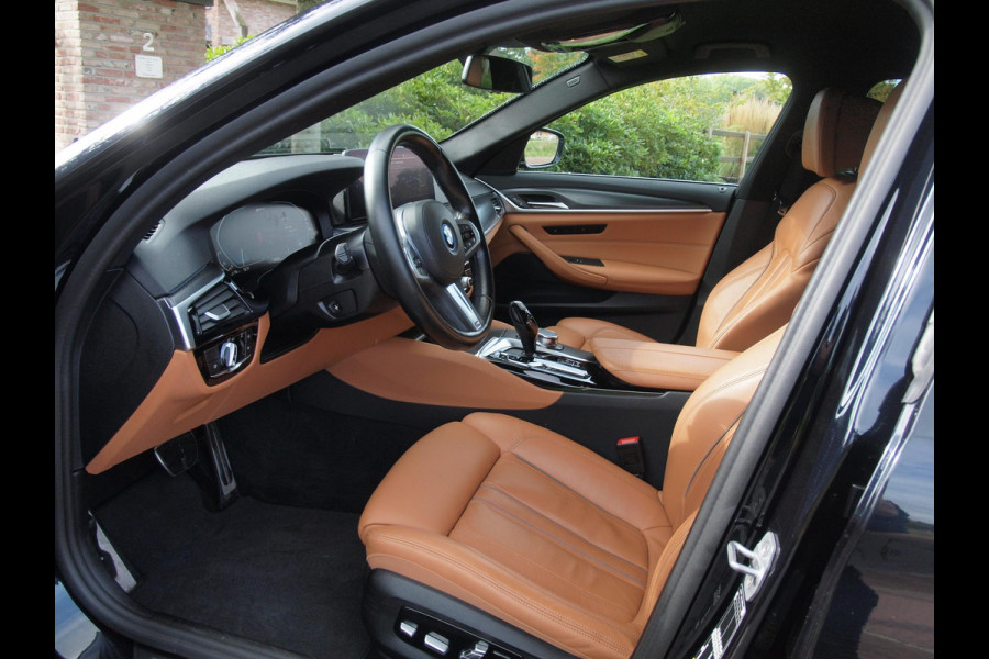 BMW 5 Serie Touring 530e Business Edition Plus | M-Pakket | Head-Up Display | LED-Laser | Camera | Sfeerverlichting | ACC | NL-Auto |