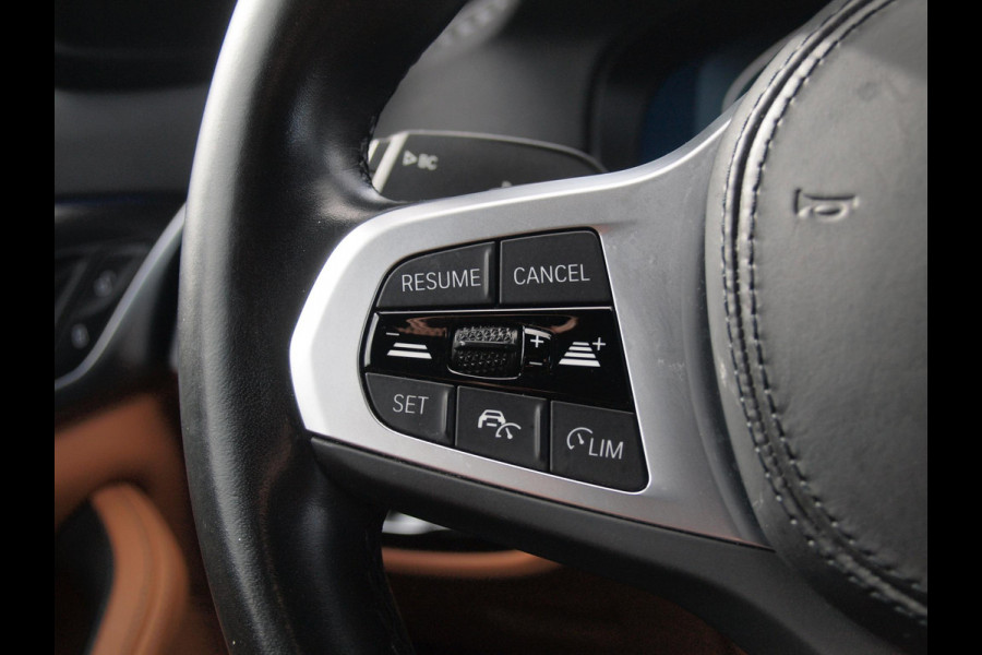 BMW 5 Serie Touring 530e Business Edition Plus | M-Pakket | Head-Up Display | LED-Laser | Camera | Sfeerverlichting | ACC | NL-Auto |