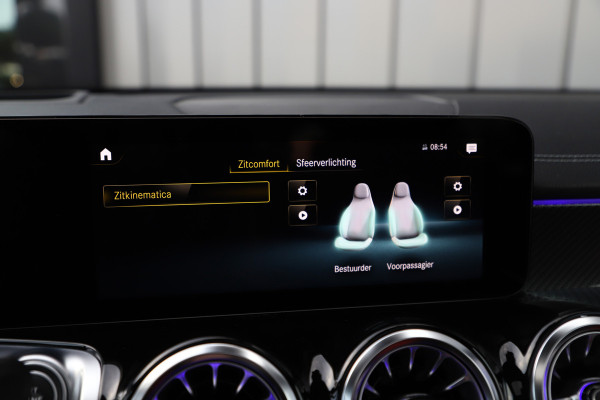 Mercedes-Benz GLB-Klasse AMG 35 4-Matic | 306PK | 7 Persoons | Head-up | Keyless-go | Adapt. onderstel | Memory | Pano | Distronic+ | Sfeerverlichting |