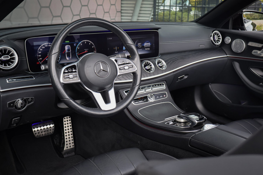 Mercedes-Benz E-Klasse Cabrio 200 Premium Plus AMG | STOELVERWARMING & NEKVERWARMING | SFEERVERLICHTING | 360 CAMERA | HEAD UP | STOELVERWARMING & NEKVERWARMING | SFEERVERLICHTING | 360 CAMERA | HEAD UP |