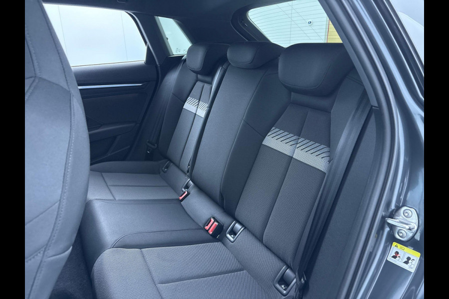 Audi A3 Sportback 40 TFSI e Advanced edition 204 pk S-tronic | Verlengde garantie | Navigatie | Parkeersensoren (Park assist) | Achteruitrijcamera | Adaptieve cruise control |
