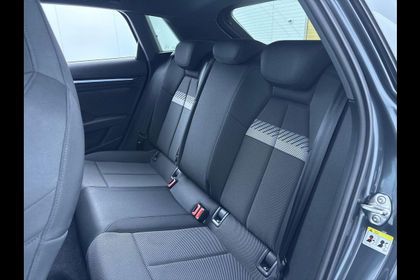 Audi A3 Sportback 40 TFSI e Advanced edition 204 pk S-tronic | Verlengde garantie | Navigatie | Parkeersensoren (Park assist) | Achteruitrijcamera | Adaptieve cruise control |