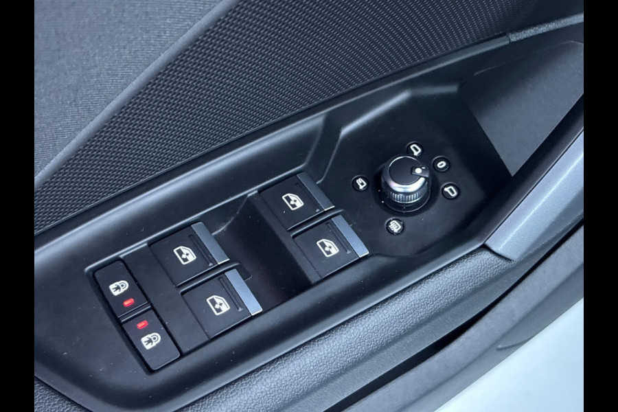 Audi A3 Sportback 40 TFSI e Advanced edition 204 pk S-tronic | Verlengde garantie | Navigatie | Parkeersensoren (Park assist) | Achteruitrijcamera | Adaptieve cruise control |