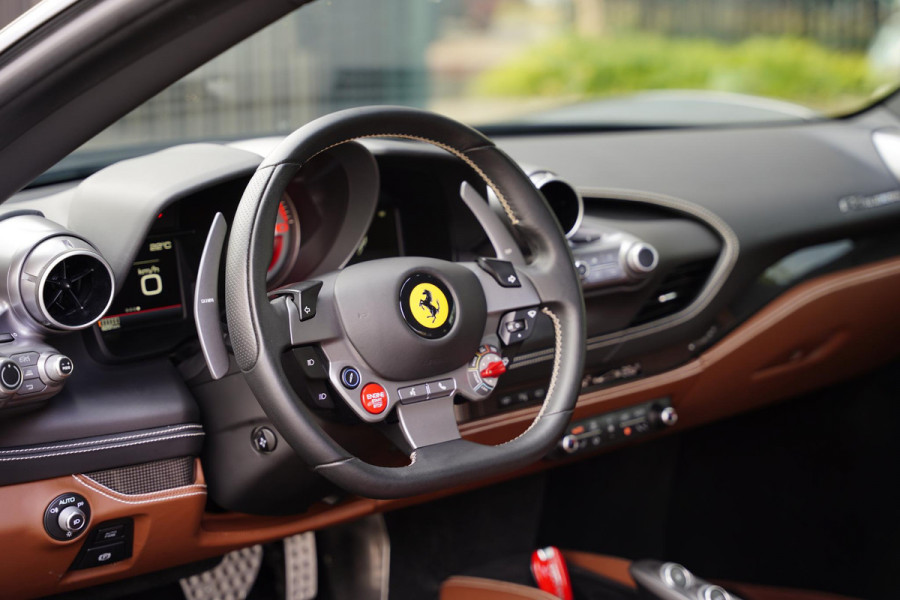 Ferrari F8 Tributo 3.9 V8 HELE / 6 D.KM / Full Carbon Exterior / Full ADAS