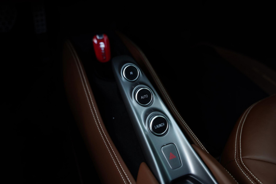 Ferrari F8 Tributo 3.9 V8 HELE / 6 D.KM / Full Carbon Exterior / Full ADAS