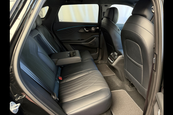 Omoda 9 OMODA 9 PREMIUM AWD 538 PK | LUXE PHEV SUV | 145 KM ELEKTRISCH | MASSAGE | VERWARMD & GEVENTILEERD 4WD 4X4