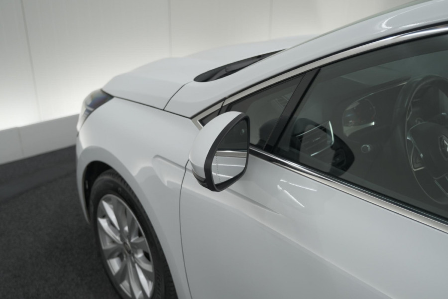 Renault Clio TCe 130 EDC Intens | 360 Camera | Apple Carplay | Parkeersensoren | Climate Control