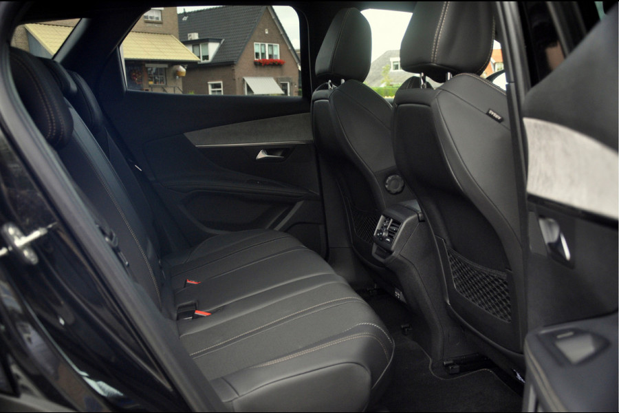 Peugeot 3008 1.2 PureTech 130 PK GT | Panoramadak | Black Pack | Eerste Eigenaar!