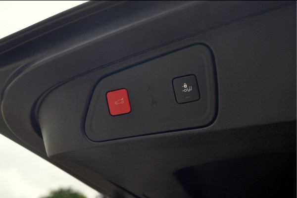 Peugeot 3008 1.2 PureTech 130 PK GT | Panoramadak | Black Pack | Eerste Eigenaar!