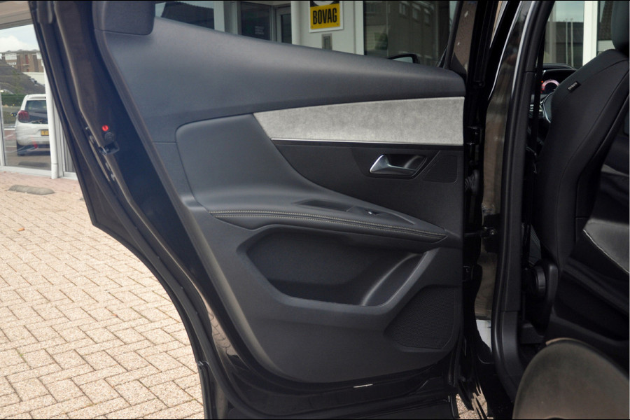 Peugeot 3008 1.2 PureTech 130 PK GT | Panoramadak | Black Pack | Eerste Eigenaar!