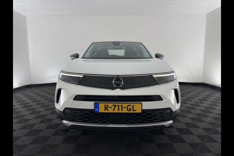 Opel Mokka-e Elegance 50-kWh (3-Fase-11kW) {SoH-99%} *DIGI-COCKPIT | FULL-LED | CARPLAY | COMFORTSEATS | CAMERA | KEYLESS | DAB+ | ECC | CRUISE | 17''ALU*