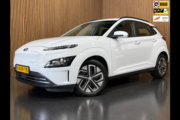 Hyundai Kona EV 64 kWh|FACELIFT MODEL|100% SOH|3-FASE|DIGITAL COCKPIT|CAMERA|CARPLAY|KRELL AUDIO|NAP|NL-AUTO|1e EIGENAAR|INCL.BTW|