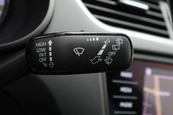 Škoda Octavia Combi 1.5 TSI DSG Greentech Business Edition Camera, Apple Carplay, Trekhaak, Climate, Stoelverwarming, PDC