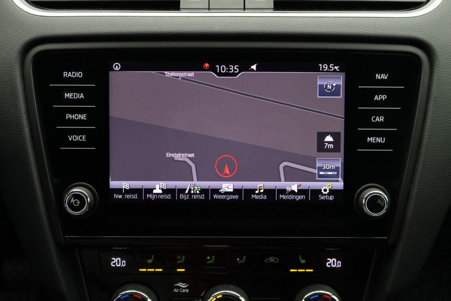 Škoda Octavia Combi 1.5 TSI DSG Greentech Business Edition Camera, Apple Carplay, Trekhaak, Climate, Stoelverwarming, PDC