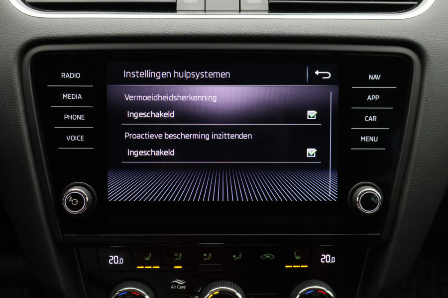 Škoda Octavia Combi 1.5 TSI DSG Greentech Business Edition Camera, Apple Carplay, Trekhaak, Climate, Stoelverwarming, PDC