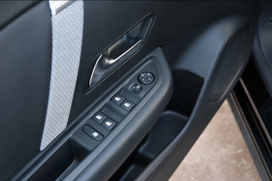 Citroën C4 1.2 Puretech Shine *PANORAMADAK/MASSAGE* Leder/Navi/Stoelverwarming Extreem LUXE