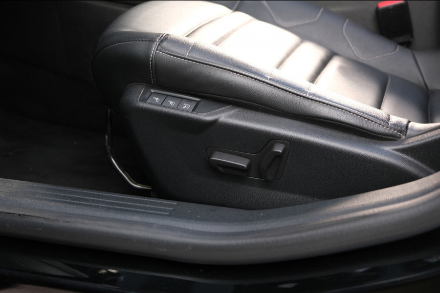 Citroën C4 1.2 Puretech Shine *PANORAMADAK/MASSAGE* Leder/Navi/Stoelverwarming Extreem LUXE