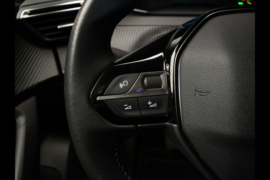 Peugeot e-2008 EV Allure 50 kWh Sport SOH 90% (APPLE CARPLAY,NAVI,CAMERA,PDC,CLIMTE,CRUISE,LED,SPORTSTOELEN,LM VELGEN,NETTE STAAT)