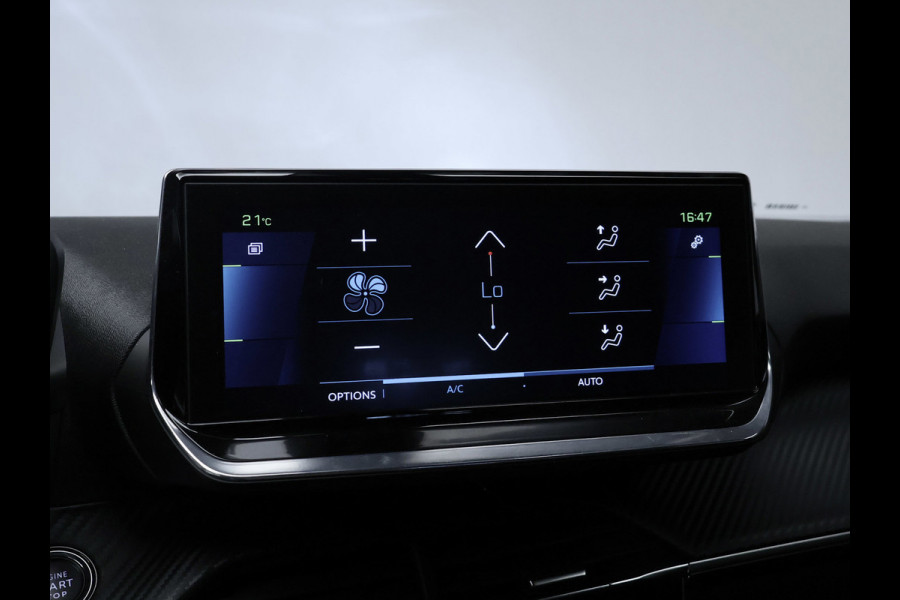 Peugeot e-2008 EV Allure 50 kWh Sport SOH 90% (APPLE CARPLAY,NAVI,CAMERA,PDC,CLIMTE,CRUISE,LED,SPORTSTOELEN,LM VELGEN,NETTE STAAT)