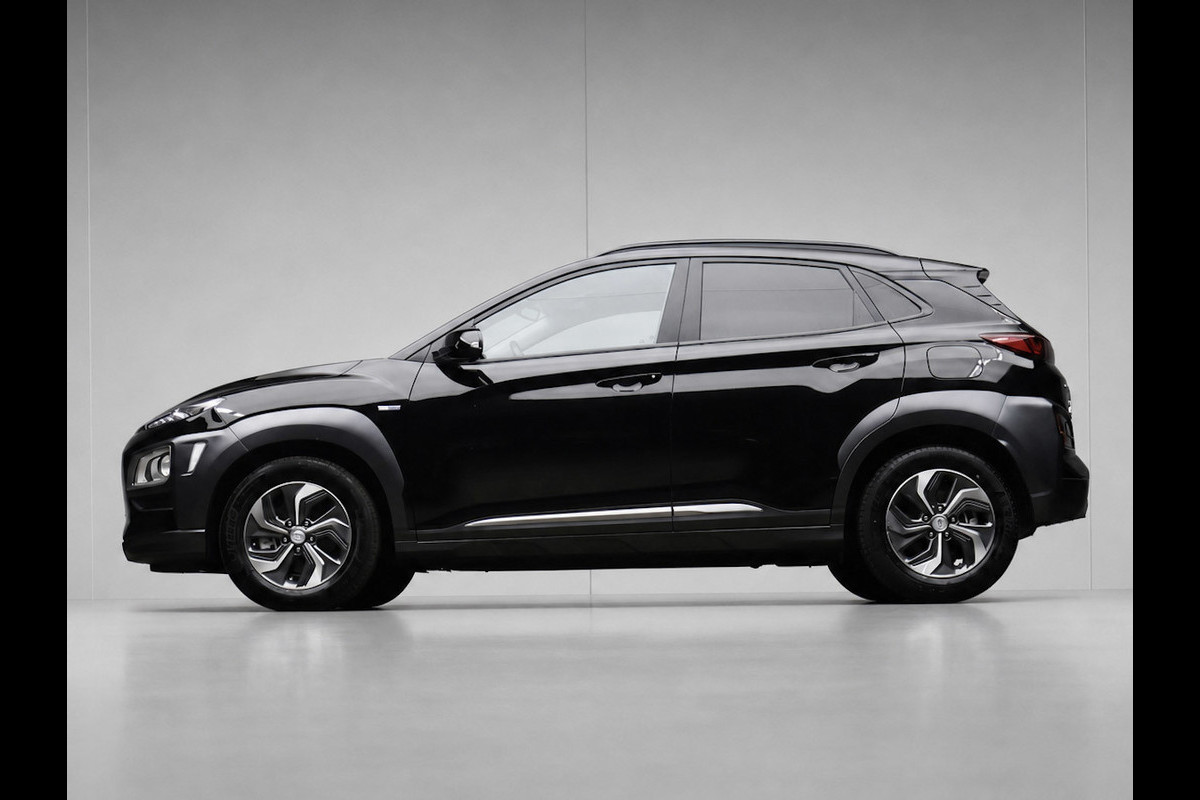 Hyundai Kona 1.6 GDI HEV Fashion Sport (APPLE CARPLAY,HEAD-UP DISPLAY,NAVI,CAMERA,PDC,CRUISE,GETINT,LED,SPORTSTOELEN,LM VELGEN)