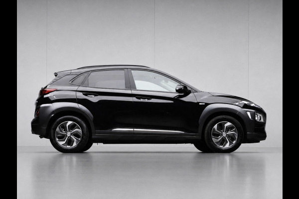 Hyundai Kona 1.6 GDI HEV Fashion Sport (APPLE CARPLAY,HEAD-UP DISPLAY,NAVI,CAMERA,PDC,CRUISE,GETINT,LED,SPORTSTOELEN,LM VELGEN)