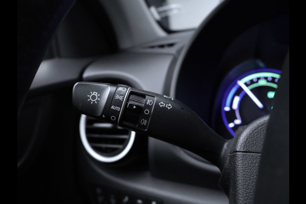 Hyundai Kona 1.6 GDI HEV Fashion Sport (APPLE CARPLAY,HEAD-UP DISPLAY,NAVI,CAMERA,PDC,CRUISE,GETINT,LED,SPORTSTOELEN,LM VELGEN)