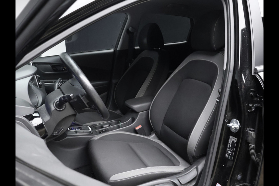 Hyundai Kona 1.6 GDI HEV Fashion Sport (APPLE CARPLAY,HEAD-UP DISPLAY,NAVI,CAMERA,PDC,CRUISE,GETINT,LED,SPORTSTOELEN,LM VELGEN)