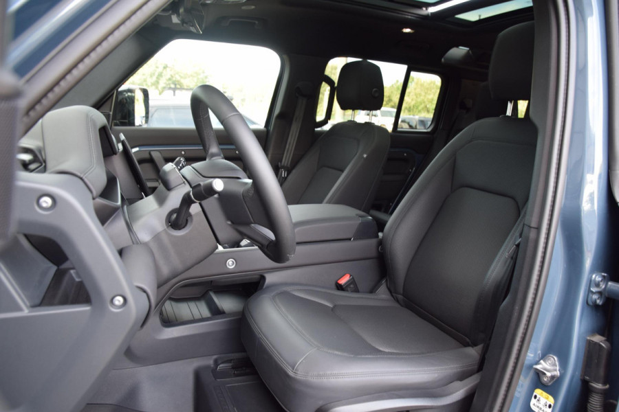 Land Rover Defender 110 2.0 P300e 110 X-Dynamic SE