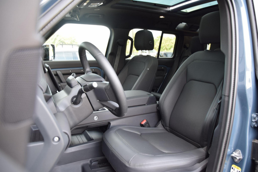 Land Rover Defender 110 2.0 P300e 110 X-Dynamic SE