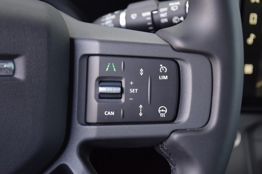 Land Rover Defender 110 2.0 P300e 110 X-Dynamic SE