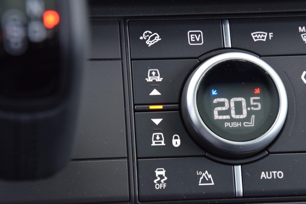 Land Rover Defender 110 2.0 P300e 110 X-Dynamic SE