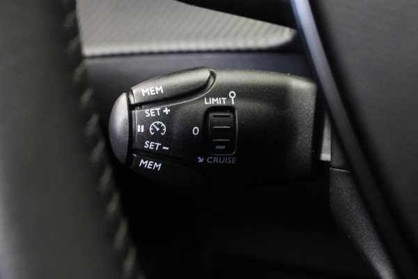 Peugeot 208 1.2 PureTech 100 Allure |Stoelverw.|Camera|Navi|