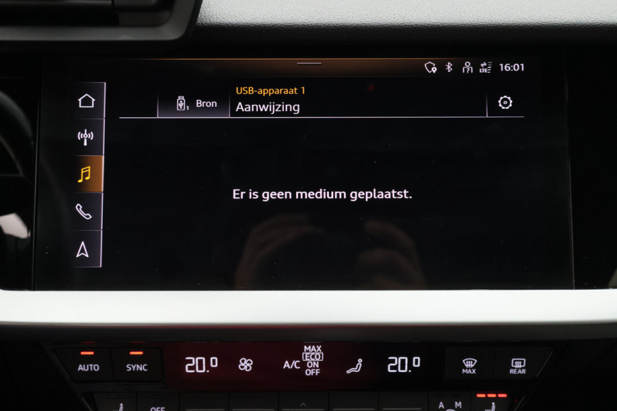 Audi A3 Sportback 40 TFSI e Business edition Virtual Cockpit, Cruise, Trekhaak, Sportstoelen, Stoelverwarming, 17''