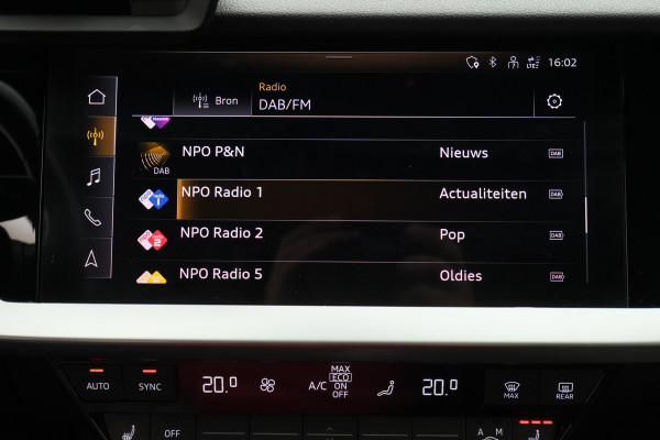 Audi A3 Sportback 40 TFSI e Business edition Virtual Cockpit, Cruise, Trekhaak, Sportstoelen, Stoelverwarming, 17''