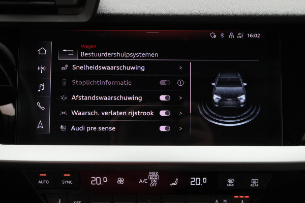 Audi A3 Sportback 40 TFSI e Business edition Virtual Cockpit, Cruise, Trekhaak, Sportstoelen, Stoelverwarming, 17''