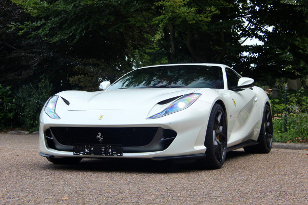 Ferrari 812 6.5 V12 Superfast HELE | Bianco Italia | Lift | Passenger Display | Carbon LED