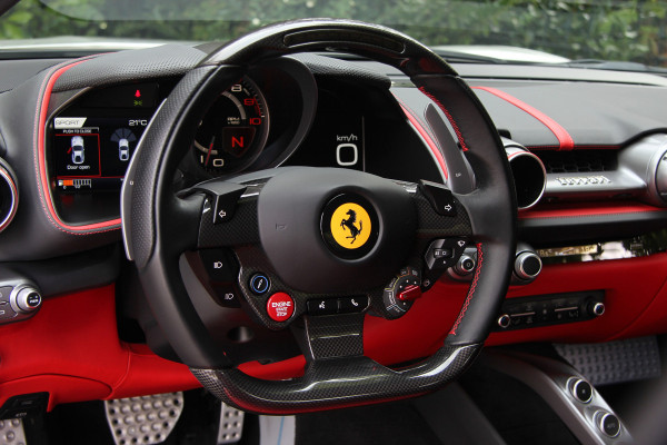 Ferrari 812 6.5 V12 Superfast HELE | Bianco Italia | Lift | Passenger Display | Carbon LED