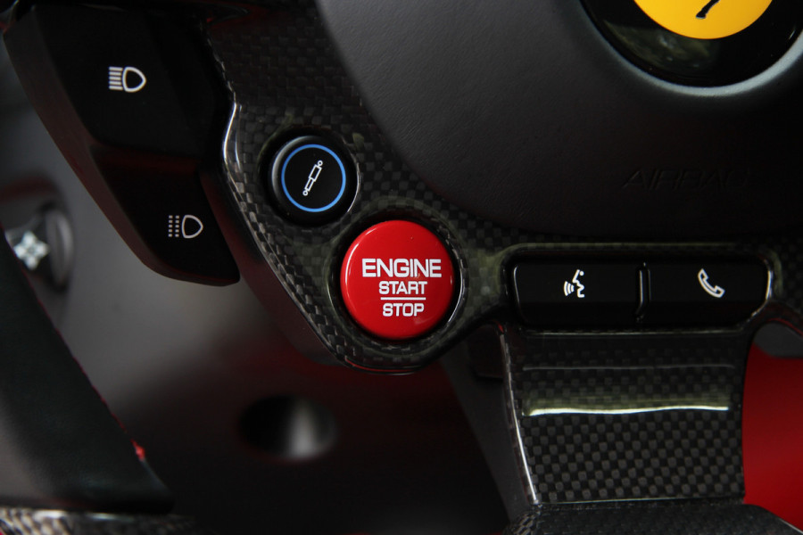 Ferrari 812 6.5 V12 Superfast HELE | Bianco Italia | Lift | Passenger Display | Carbon LED