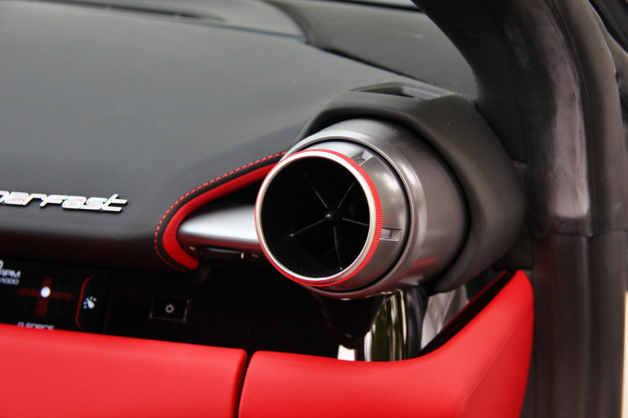 Ferrari 812 6.5 V12 Superfast HELE | Bianco Italia | Lift | Passenger Display | Carbon LED