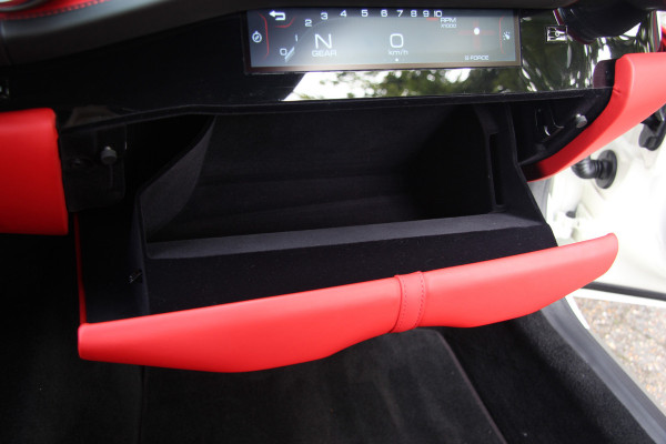 Ferrari 812 6.5 V12 Superfast HELE | Bianco Italia | Lift | Passenger Display | Carbon LED