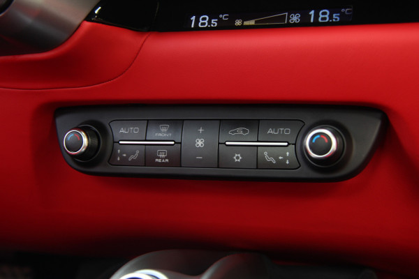 Ferrari 812 6.5 V12 Superfast HELE | Bianco Italia | Lift | Passenger Display | Carbon LED