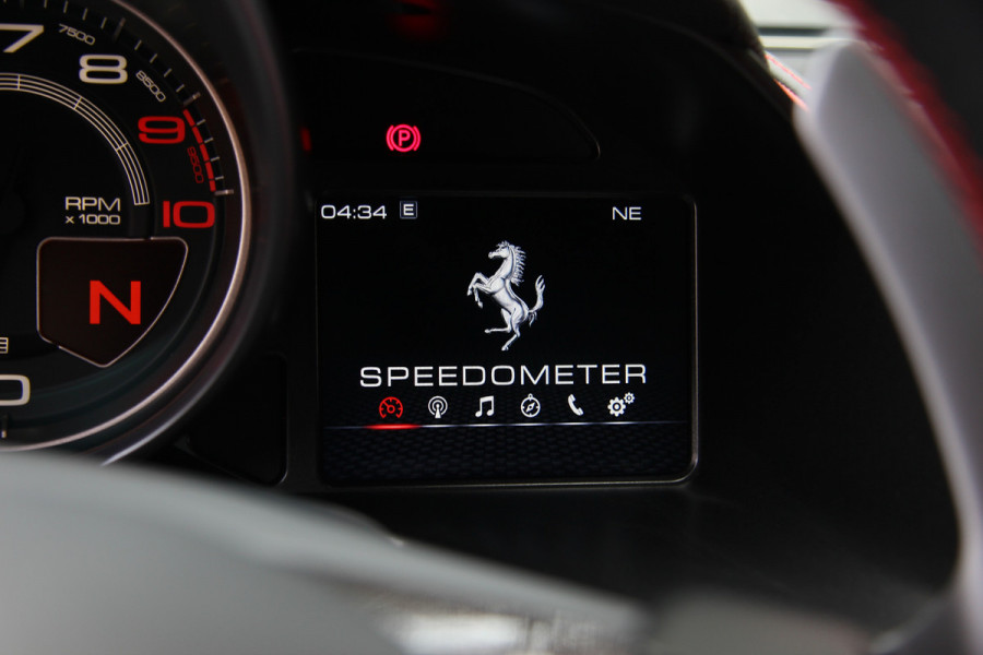 Ferrari 812 6.5 V12 Superfast HELE | Bianco Italia | Lift | Passenger Display | Carbon LED