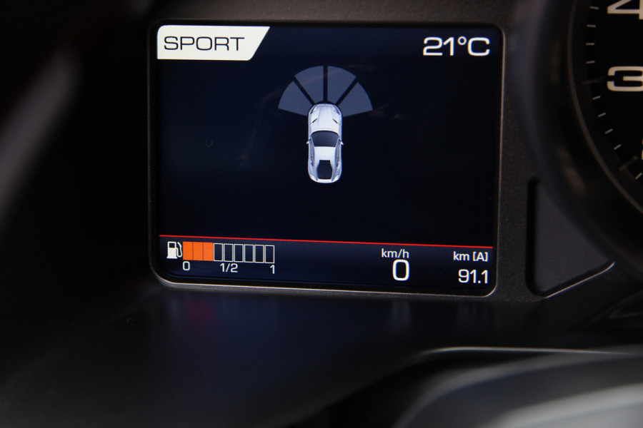 Ferrari 812 6.5 V12 Superfast HELE | Bianco Italia | Lift | Passenger Display | Carbon LED