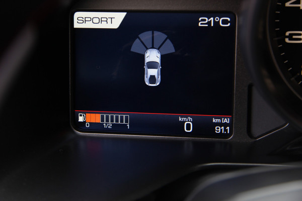 Ferrari 812 6.5 V12 Superfast HELE | Bianco Italia | Lift | Passenger Display | Carbon LED